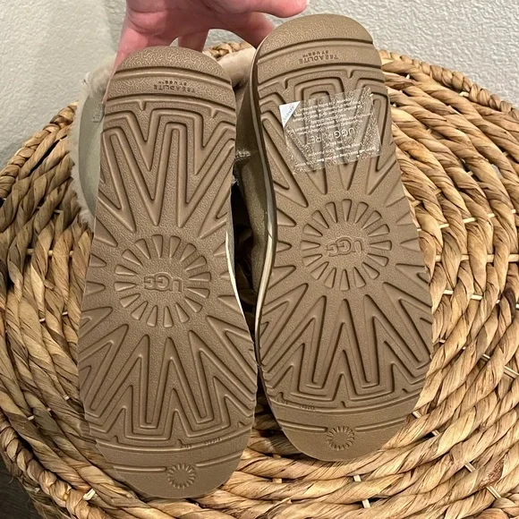 UGG Sparkly Gold Cream Mini Bailey Bow Boots Sherling - Picture 10 of 12